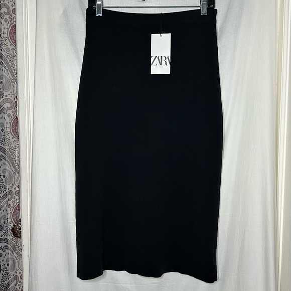NWT ZARA Stretchy Pull On Black Bodycon Midi Pencil Skirt | Size Medium - Picture 7 of 16